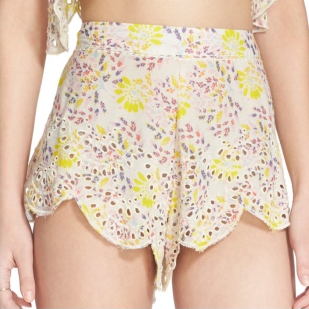 Free People “So Much Fun” Scalloped Floral Eyelet Shorts Small coquette